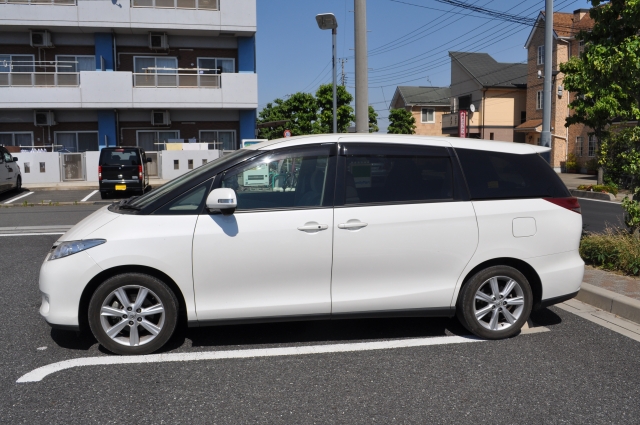 青空駐車をしている車の最適な洗車頻度とは ガラスコーティング大阪 横浜